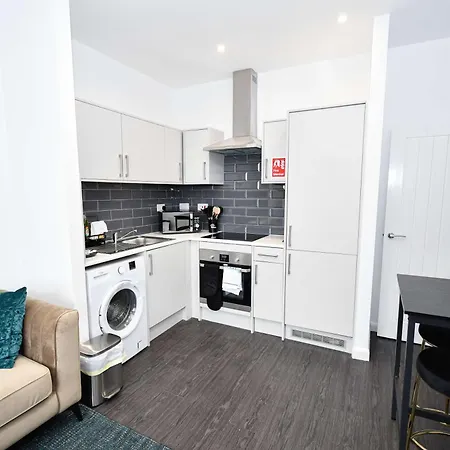 Fabulous Compact 1 Bedroom In