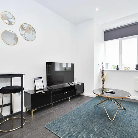 Fabulous Compact 1 Bedroom In