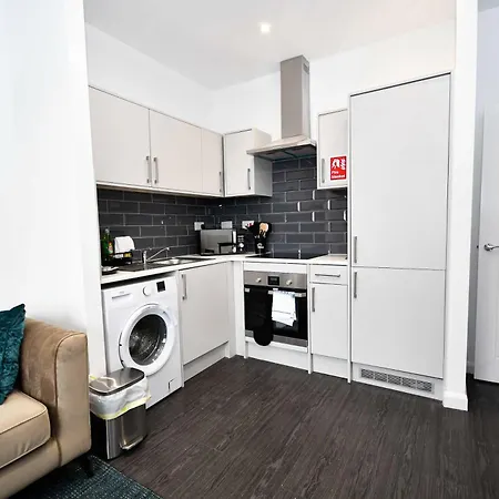 Fabulous Compact 1 Bedroom In