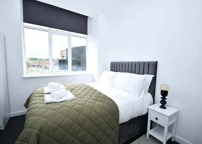 Fabulous Compact 1 Bedroom In