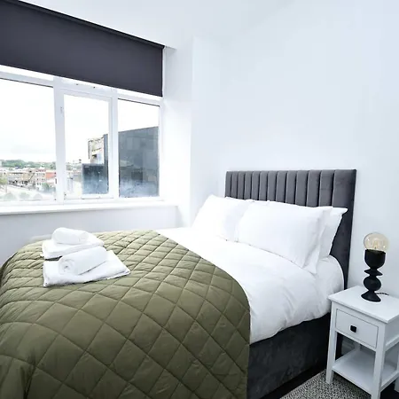 Fabulous Compact 1 Bedroom In