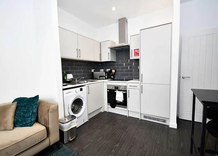 Fabulous Compact 1 Bedroom In